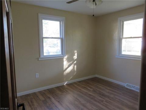 537 Purdue Ave, Elyria, OH 44035 photo 12