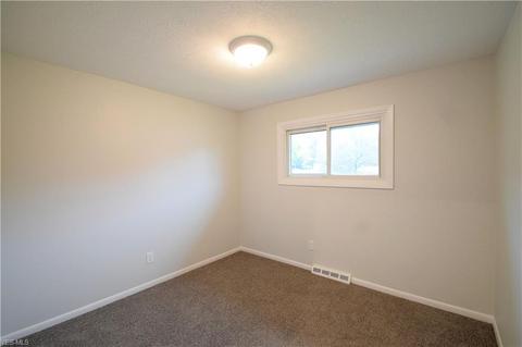 7627 Cecelia Dr, Parma, OH 44134 photo 13