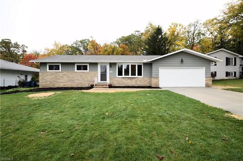 7627 Cecelia Dr, Parma, OH 44134 photo 1