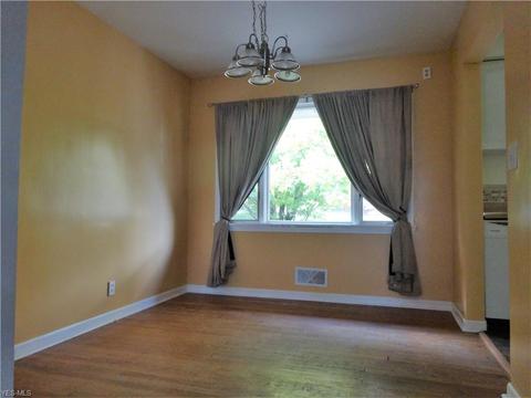 3940 W Sprague Rd, Parma, OH 44134 photo 4