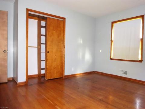 3940 W Sprague Rd, Parma, OH 44134 photo 7