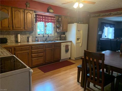 110 Union St, Lagrange, OH 44050 photo 4