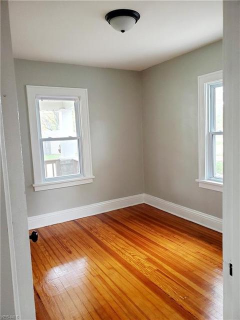 114 Euclid St, Elyria, OH 44035 photo 8