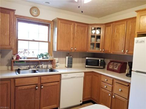 236 E Wisconsin Ave, Sebring, OH 44672 photo 3