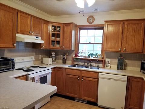 236 E Wisconsin Ave, Sebring, OH 44672 photo 2