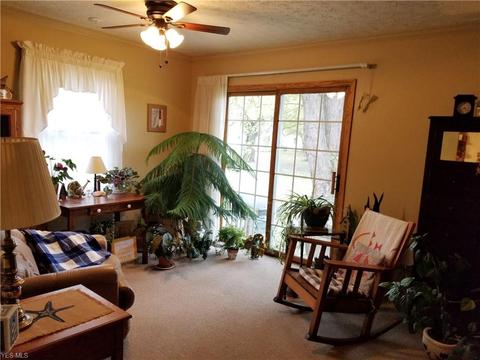 236 E Wisconsin Ave, Sebring, OH 44672 photo 9
