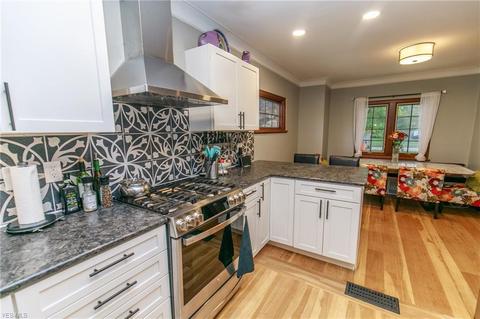 9229 Elsmere Dr, Parma, OH 44130 photo 10