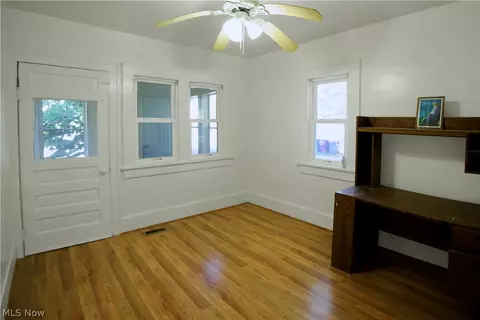 2116 E 28th St, Lorain, OH 44055 photo 3