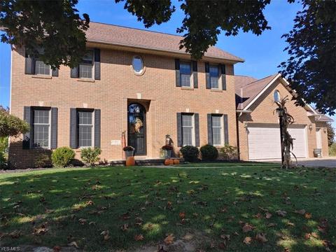 1811 Eagle Dr, Coshocton, OH 43812 photo 1
