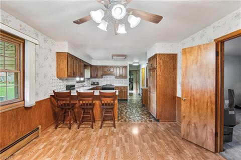 1635 Creighton Ave, Akron, OH 44310 photo 9