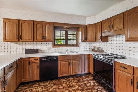 1635 Creighton Ave, Akron, OH 44310 photo 6