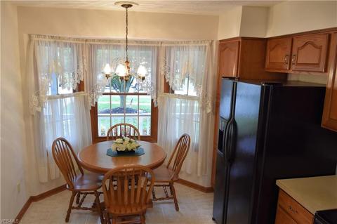 128 Augusta Dr, Elyria, OH 44035 photo 4