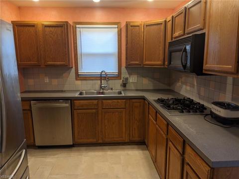 440 Maplewood Ave, Struthers, OH 44471 photo 5