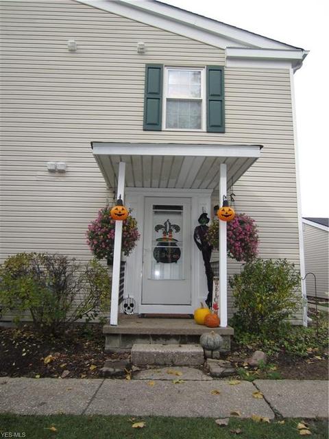 37 Valley Forge Ln, Elyria, OH 44035 photo 2