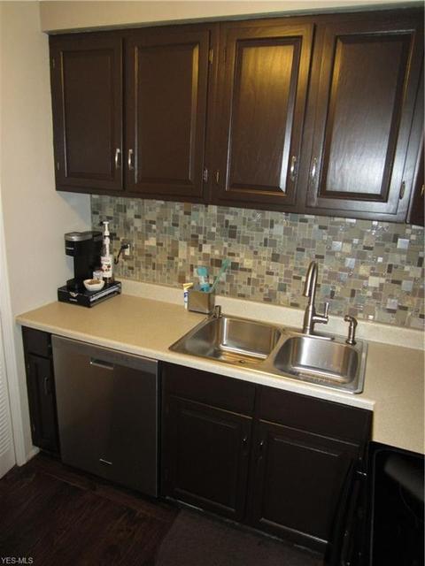 37 Valley Forge Ln, Elyria, OH 44035 photo 5