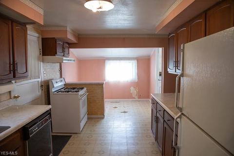 252 Case Ave, Andover, OH 44003 photo 5
