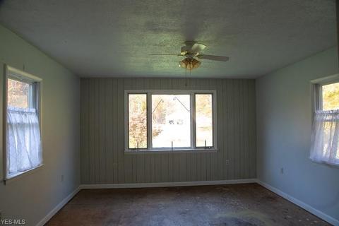 252 Case Ave, Andover, OH 44003 photo 9