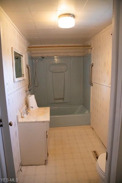 252 Case Ave, Andover, OH 44003 photo 10