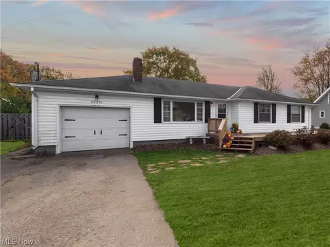 42551 Griswold Rd, Elyria, OH 44035 photo 1