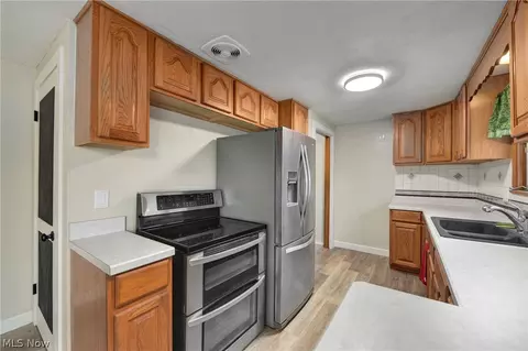 42551 Griswold Rd, Elyria, OH 44035 photo 12