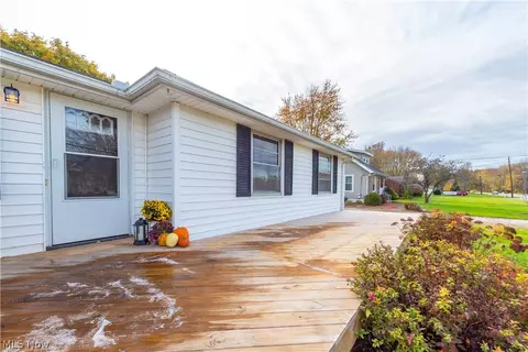 42551 Griswold Rd, Elyria, OH 44035 photo 3