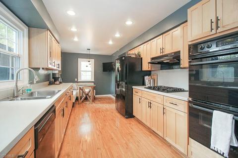 329 Vassar Ave, Elyria, OH 44035 photo 5