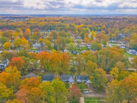 329 Vassar Ave, Elyria, OH 44035 photo 4