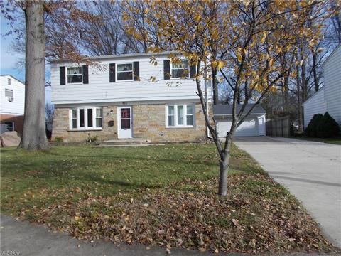 425 Longfellow St, Elyria, OH 44035 photo 2