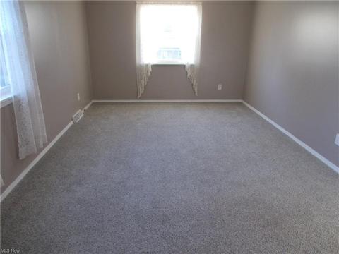 425 Longfellow St, Elyria, OH 44035 photo 11