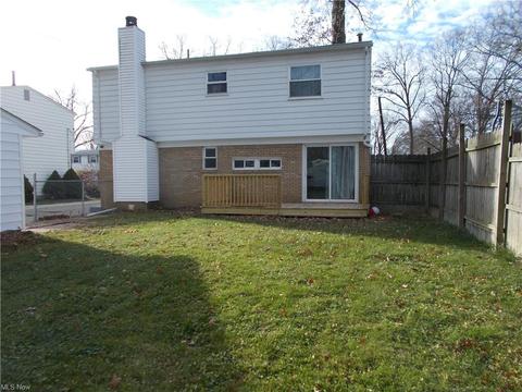 425 Longfellow St, Elyria, OH 44035 photo 3