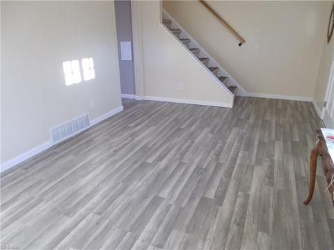 425 Longfellow St, Elyria, OH 44035 photo 10