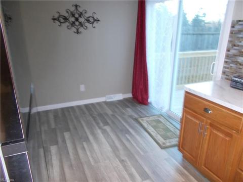 425 Longfellow St, Elyria, OH 44035 photo 4