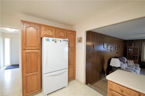 2772 Burden Dr, Parma, OH 44134 photo 5