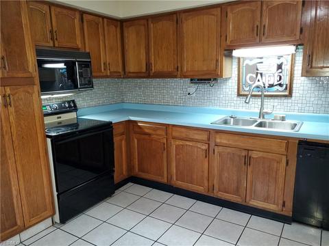 4676 Willowbrook Dr, Mentor, OH 44060 photo 7