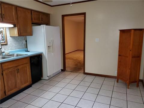 4676 Willowbrook Dr, Mentor, OH 44060 photo 5