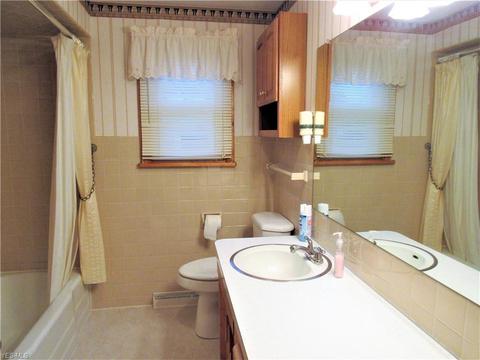 617 E Shaffer, Dover, OH 44622 photo 21