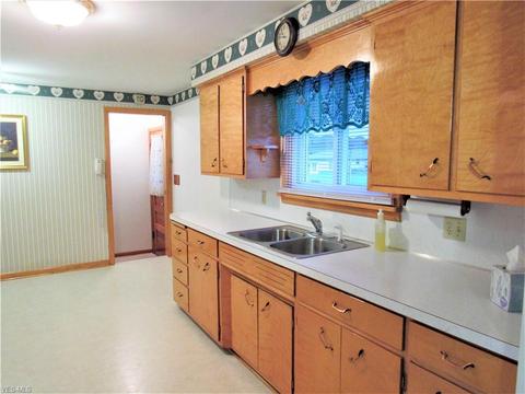 617 E Shaffer, Dover, OH 44622 photo 9