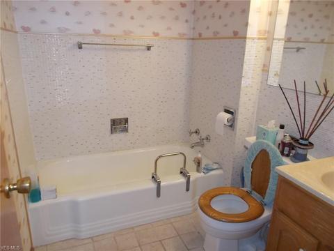 1101 Treelane Dr, Ashtabula, OH 44004 photo 12