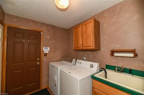 12300 Lyndway Dr, Valley View, OH 44125 photo 25