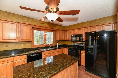 12300 Lyndway Dr, Valley View, OH 44125 photo 13