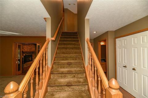 12300 Lyndway Dr, Valley View, OH 44125 photo 18