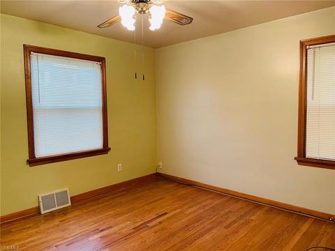1802 Rockefeller Rd, Wickliffe, OH 44092 photo 5