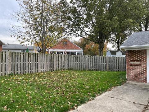 1802 Rockefeller Rd, Wickliffe, OH 44092 photo 9
