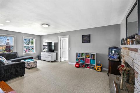 1545 E 300th St, Wickliffe, OH 44092 photo 5