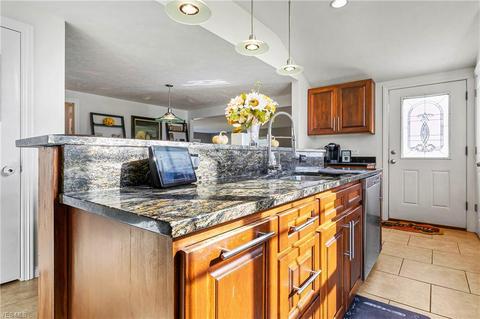 1545 E 300th St, Wickliffe, OH 44092 photo 9