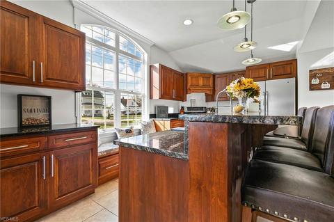 1545 E 300th St, Wickliffe, OH 44092 photo 8
