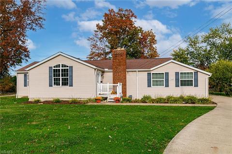 1545 E 300th St, Wickliffe, OH 44092 photo 1