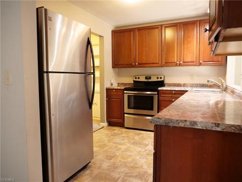 6281 Seneca Rd, Mentor, OH 44060 photo 5
