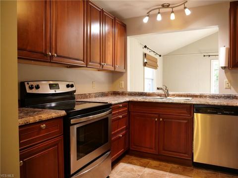 6281 Seneca Rd, Mentor, OH 44060 photo 4