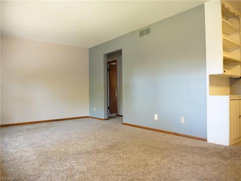 6281 Seneca Rd, Mentor, OH 44060 photo 2